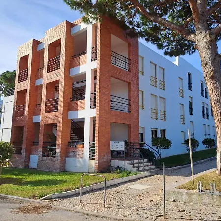 Apartment Acoteias - 3 Bedrooms Near Falesia Beach