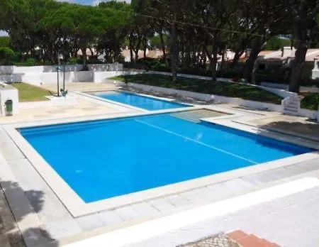 Apartment Acoteias - 3 Bedrooms Near Falesia Beach